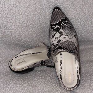 Arider Girl snake shoes clogs mules size 7.5 store display shoes